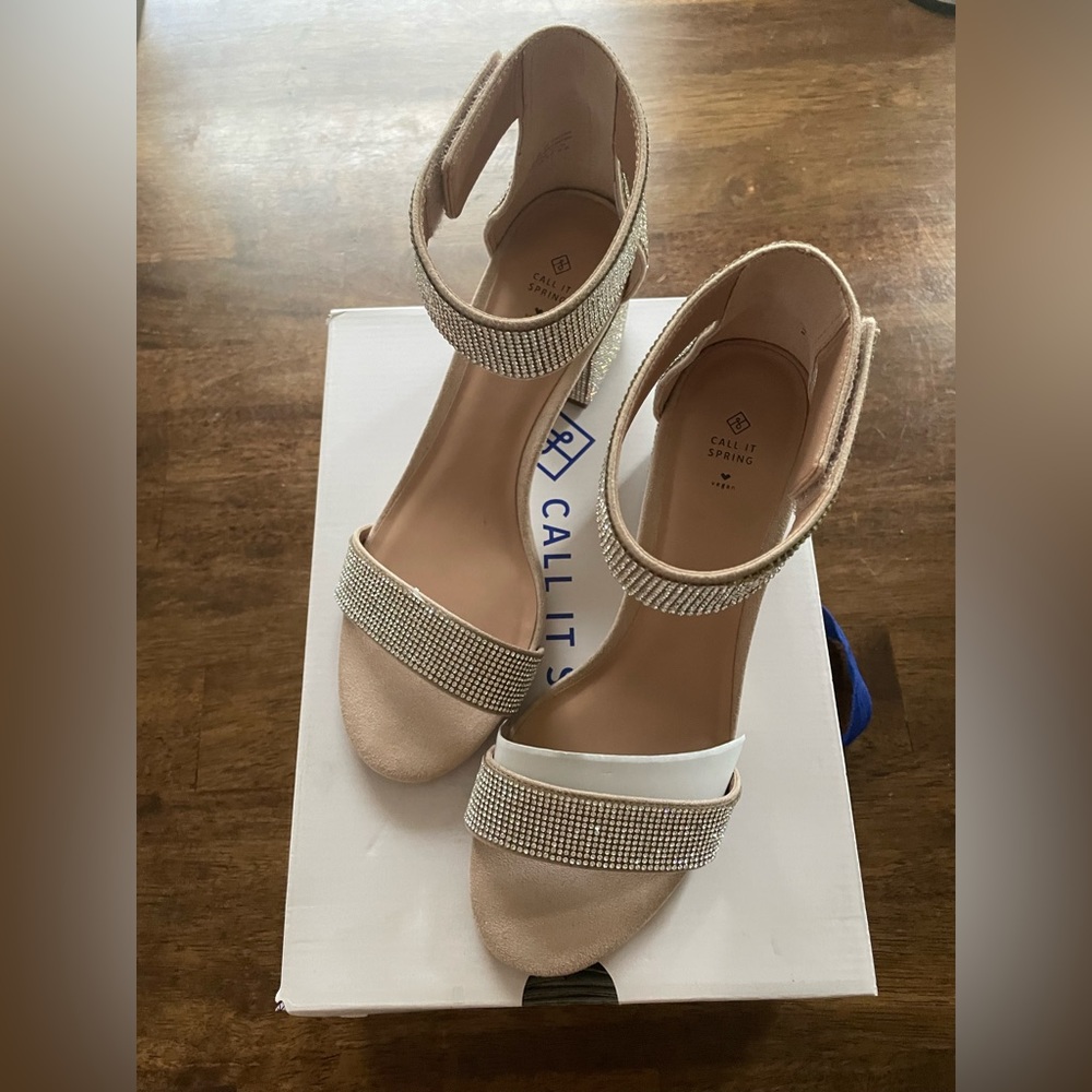 Call it Spring sparkly sandal Size 8